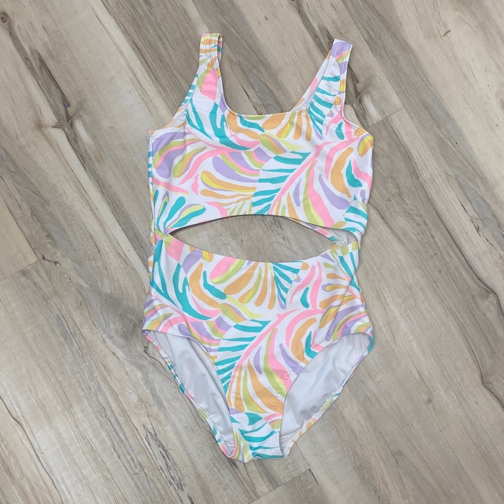 Old Navy Kids One Piece in Vibrant Leaf Pattern